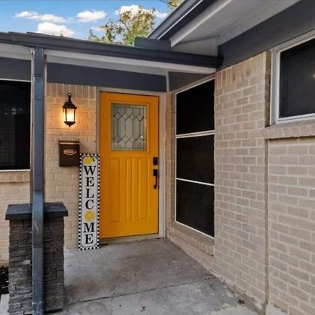 Sweet Haven Near Airport, Restaurants Plus Car Rental Available Upon Request Irving Exterior photo